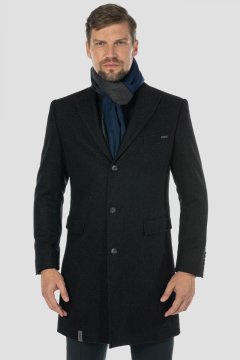 Černý vlněný kabát Sandro na postavě s šálou