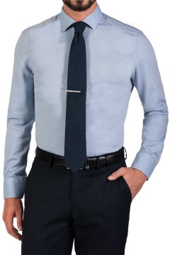 Modrá pánská košile s jemným vzorem FORMAL Scalia na postavě s kravatou