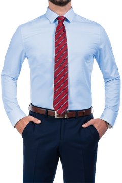 Modrá pánská košile s jemnou texturou REGULAR Brizzi na postavě s kravatou