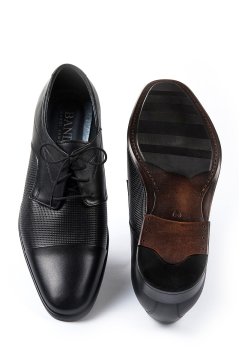 Černé pánské kožené boty se zaoblenou špičkou Capone pohled na podrážku