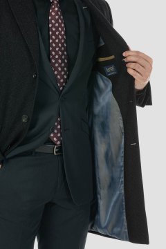 Černý vlněný kabát Sandro detail podšívky