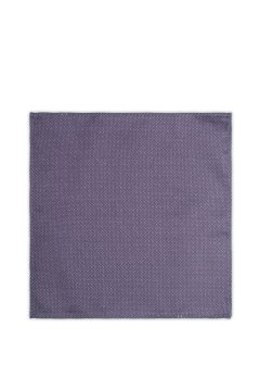 Rozložený čtvercový fialový kapesníček s texturou k motýlku Speciale