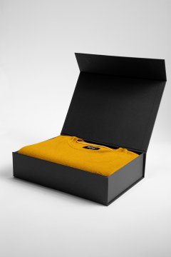 Pánský svetr GRECCIO Ochre v dárkovém boxu