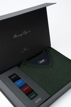 Set pánského svetru MARCELIO Emerald a ponožek v dárkovém boxu