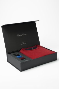 Set pánského svetru AUGUSTIO Wine a ponožek v dárkovém boxu